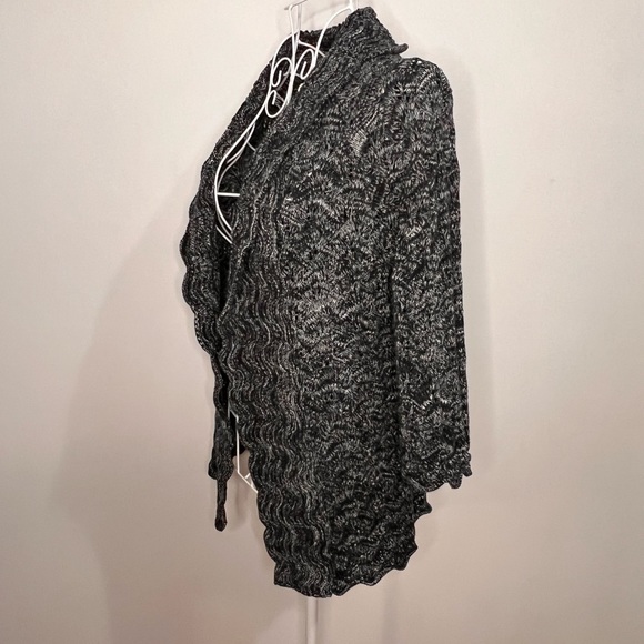 SOLD 1/28 Willi Smith Black & White Open Knit Cardigan - Picture 6 of 12